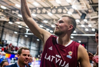 Milžiniškas smūgis Latvijos rinktinės ambicijoms – Porzingis nežais pasaulio čempionate